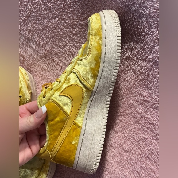 💛Nike Air force 1 low mineral gold💛 in good condition - Picture 7 of 9